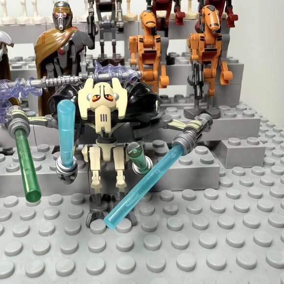 Star Wars Clone Wars Droid Army Minifigure Set – General Grievous & MagnaGuard - Picture 4 of 5